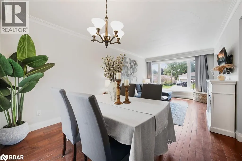 85 GLADMAN Avenue