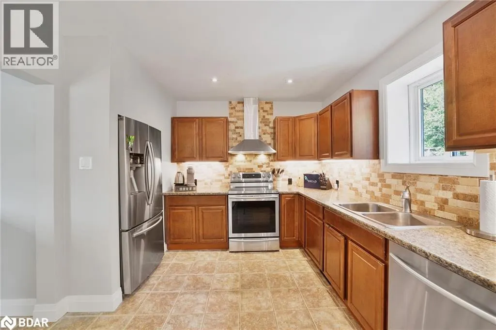 85 GLADMAN Avenue
