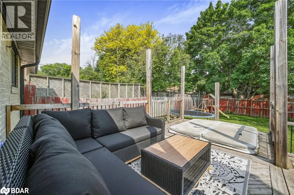 85 GLADMAN Avenue
