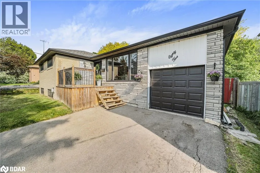 85 GLADMAN Avenue