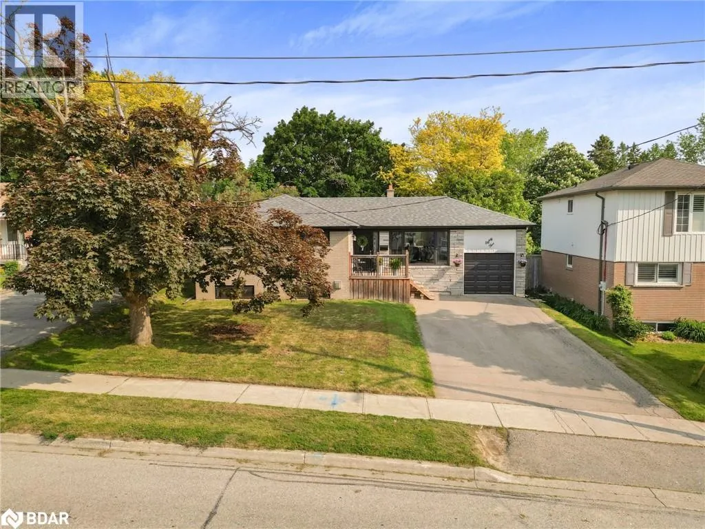 85 GLADMAN Avenue