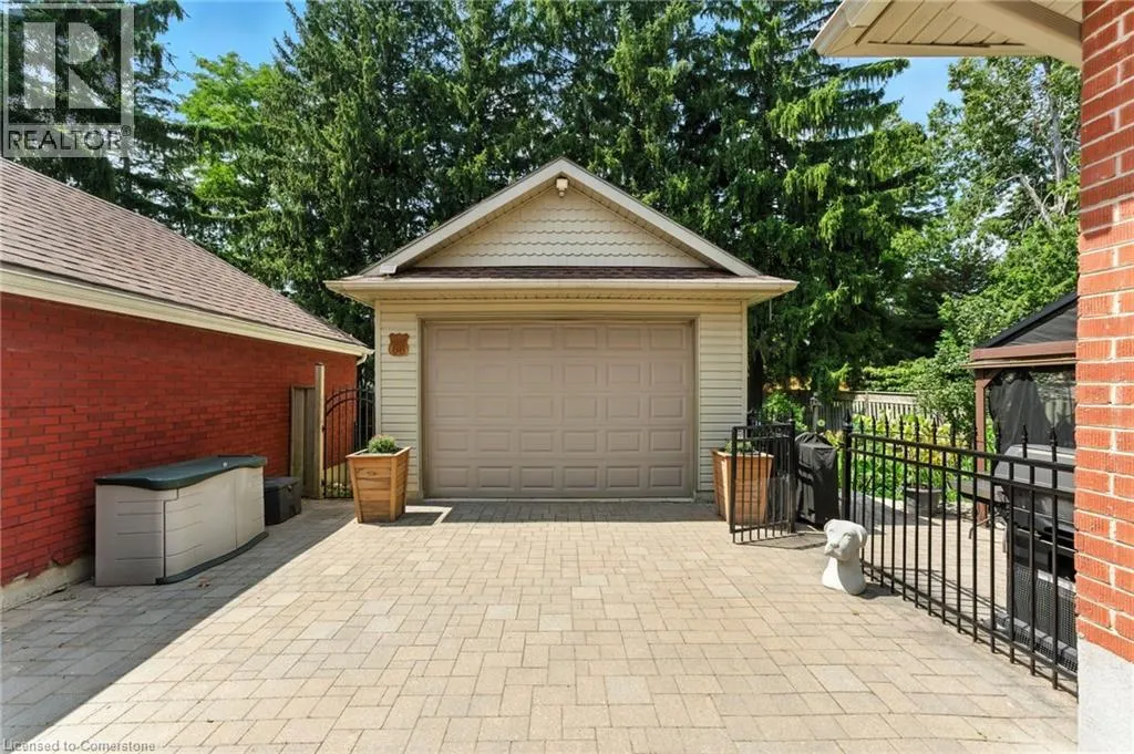 485 HURON Street