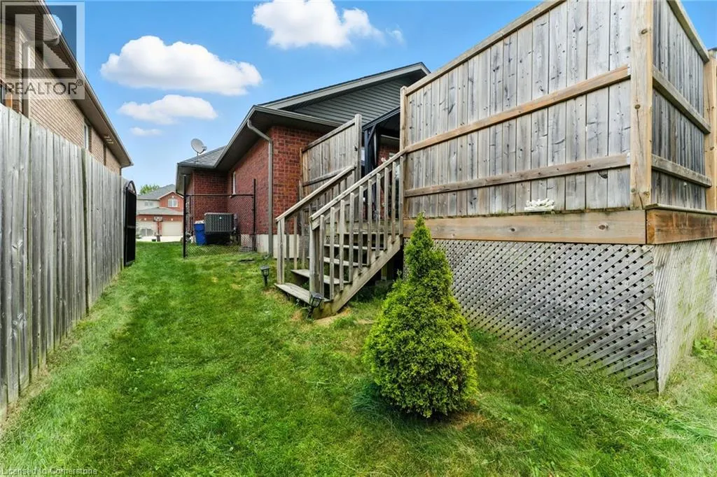 107 APPLEWOOD Street