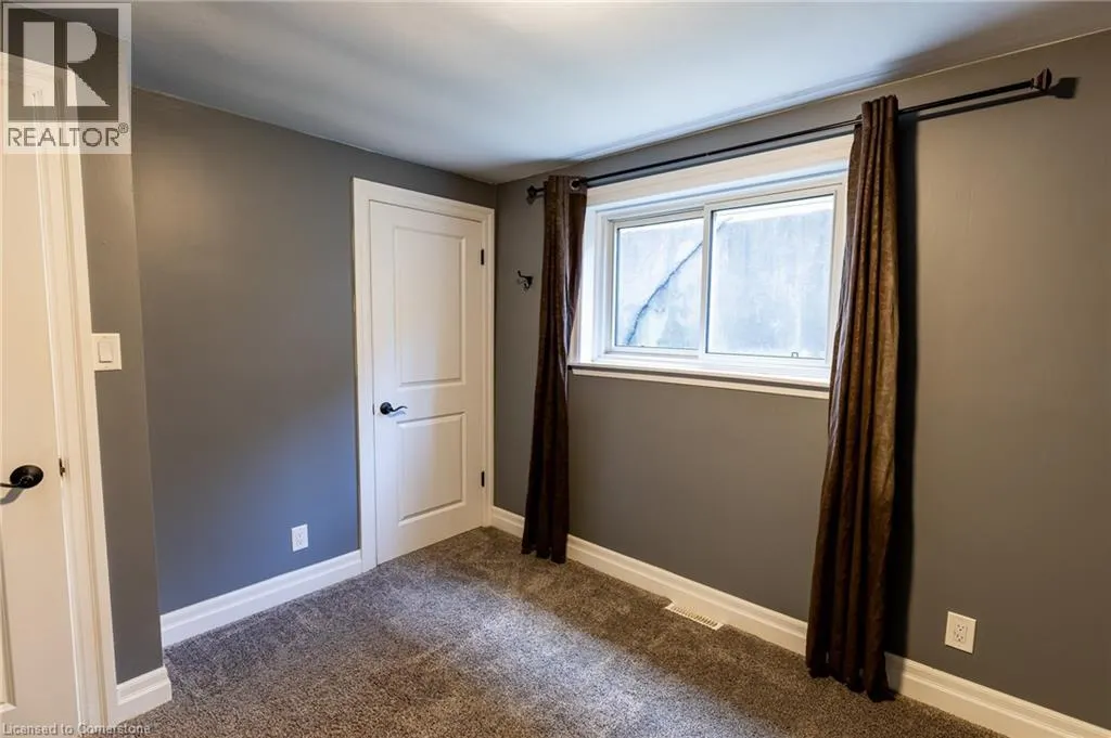 367 HILLCREST Road Unit# B, #B