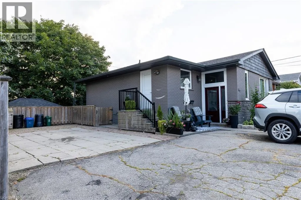367 HILLCREST Road Unit# B, #B