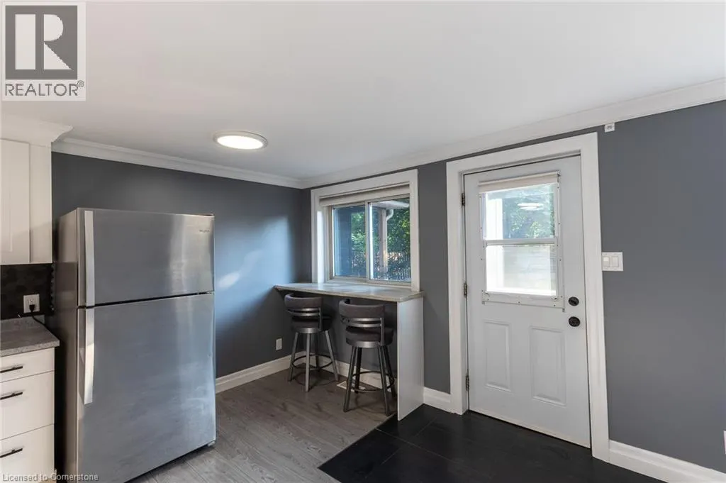 367 HILLCREST Road Unit# B, #B