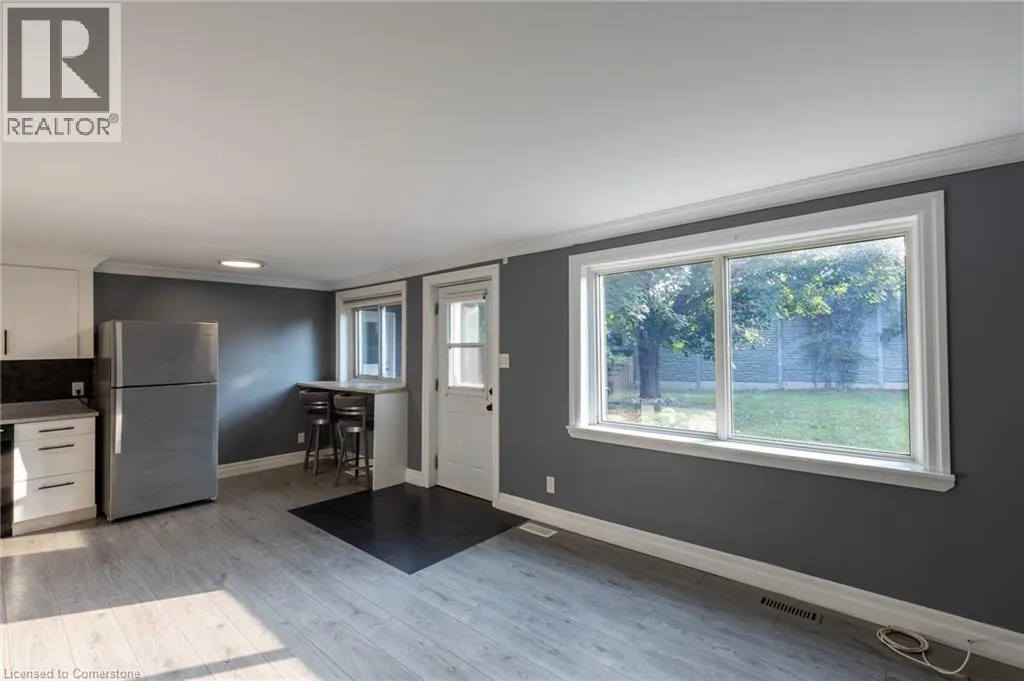 367 HILLCREST Road Unit# B, #B