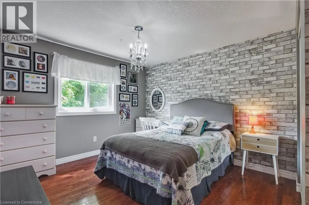 19 APPLE RIDGE Drive