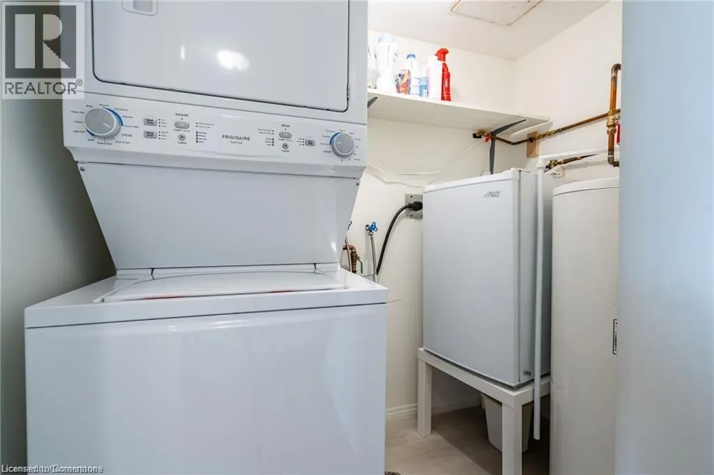 40 HARRISFORD Street Unit# 402, #402
