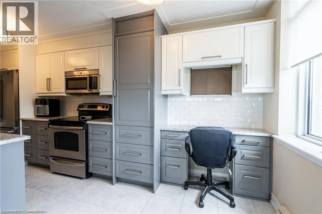 40 HARRISFORD Street Unit# 402, #402