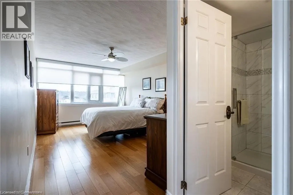 40 HARRISFORD Street Unit# 402, #402