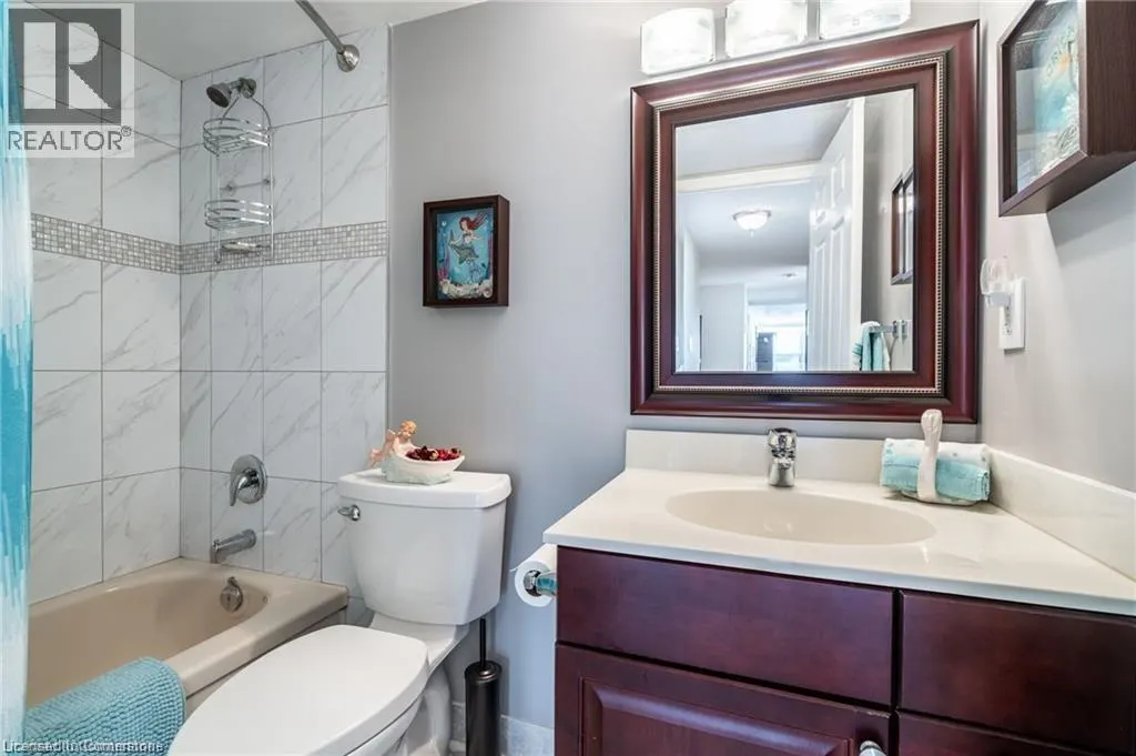 40 HARRISFORD Street Unit# 402, #402