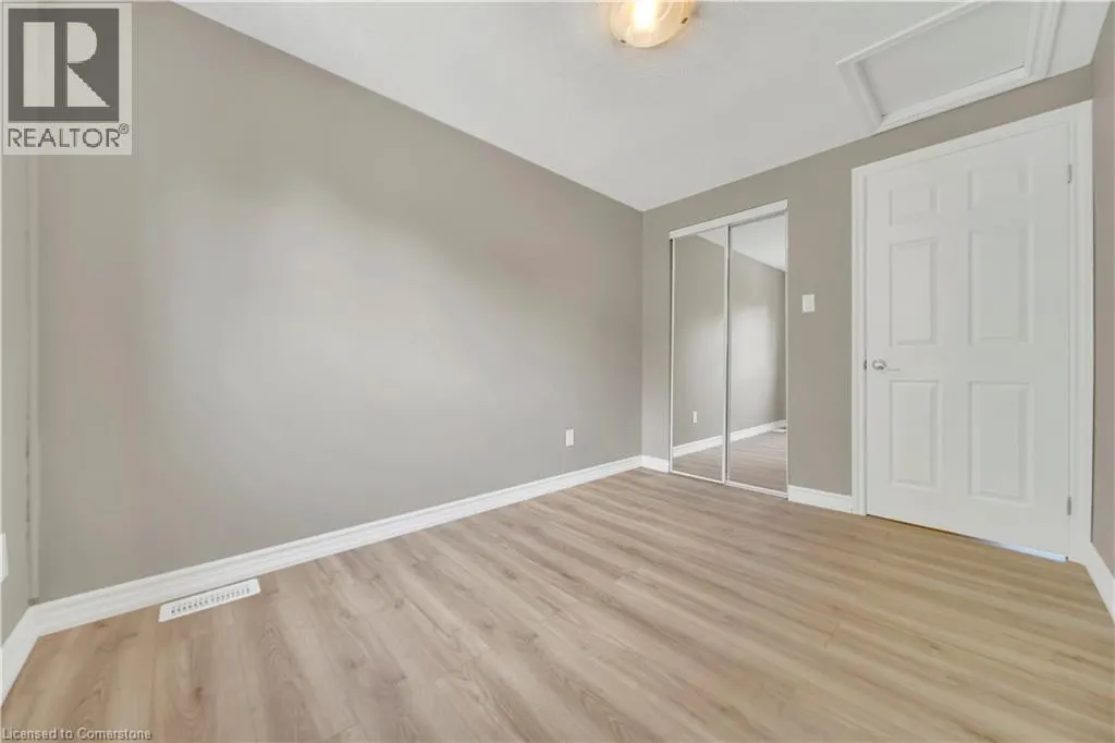 28 UXBRIDGE Crescent