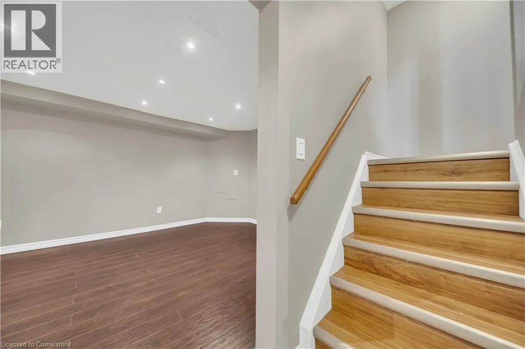 28 UXBRIDGE Crescent