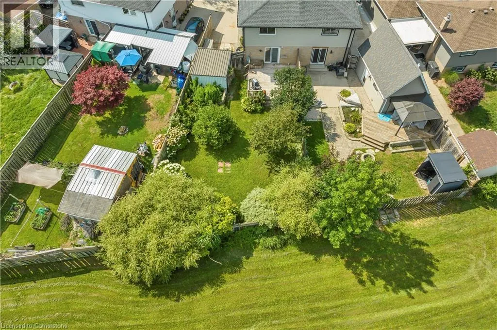 28 UXBRIDGE Crescent