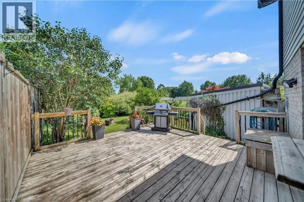 28 UXBRIDGE Crescent