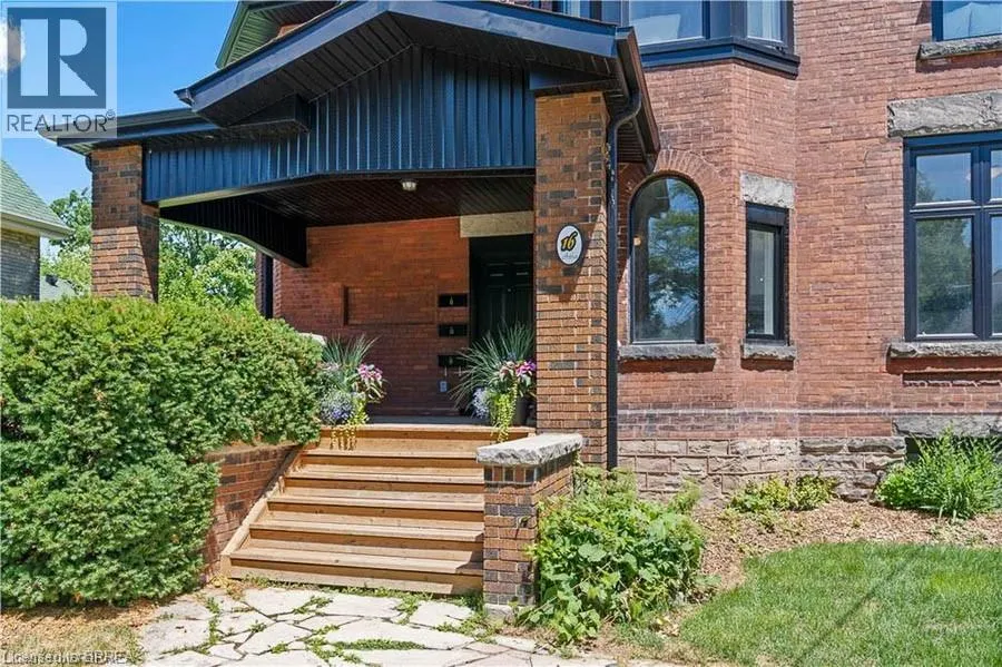 16 ARTHUR Street Unit# 1D, #1D