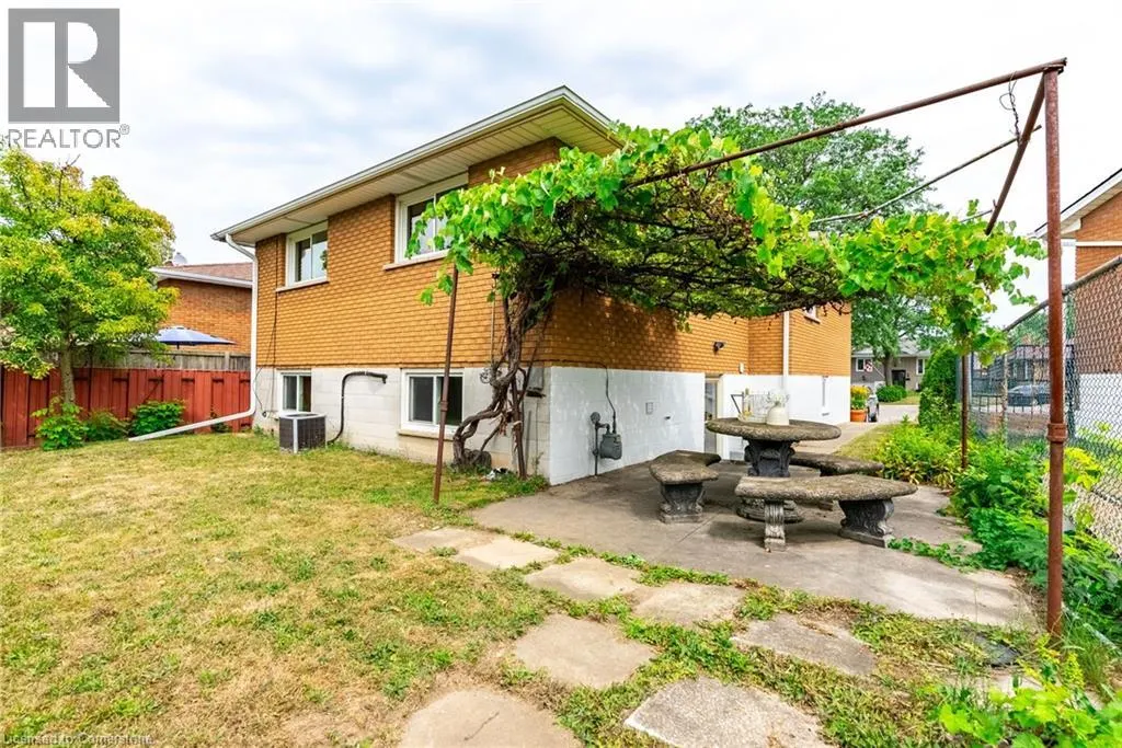 18 RENNER Court