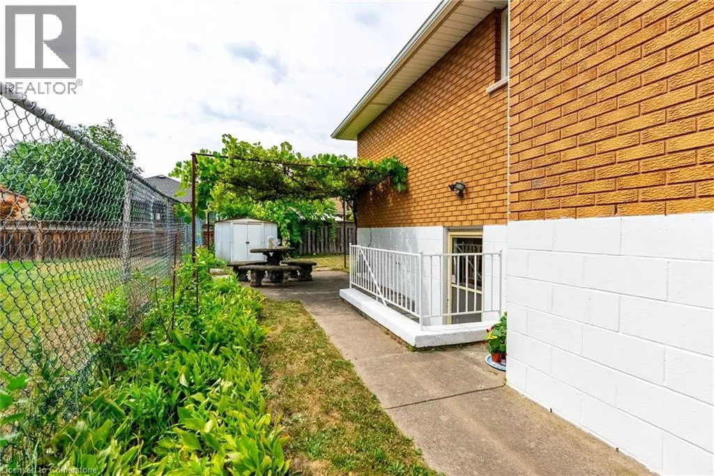 18 RENNER Court