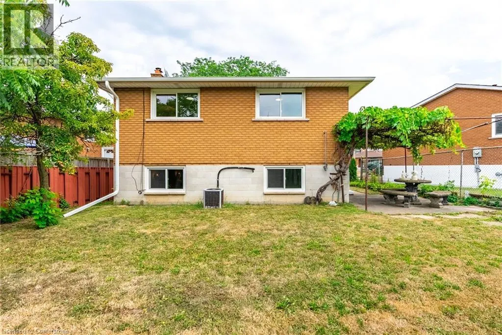18 RENNER Court