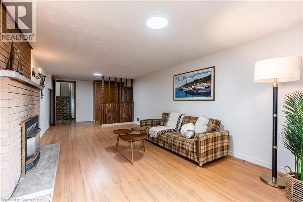 18 RENNER Court