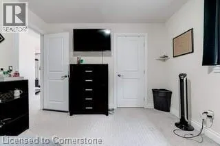 12 MITTEN Court