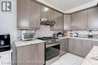 12 MITTEN Court