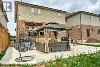 12 MITTEN Court