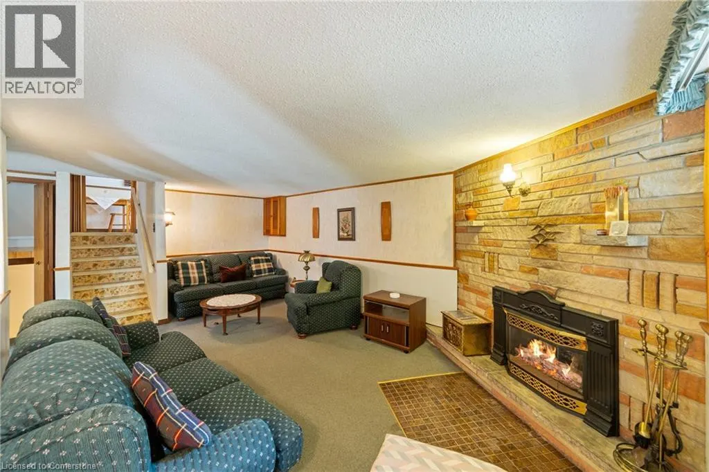 191 APPLEFORD Court