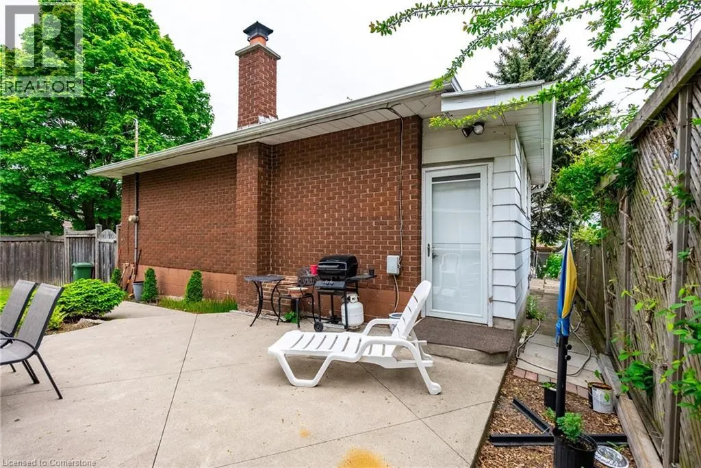 389 HAWKRIDGE Avenue