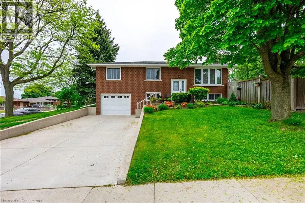 389 HAWKRIDGE Avenue