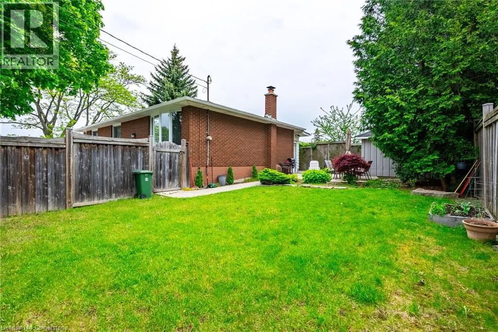 389 HAWKRIDGE Avenue