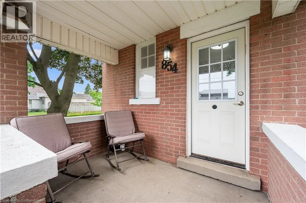 854 GUELPH Street