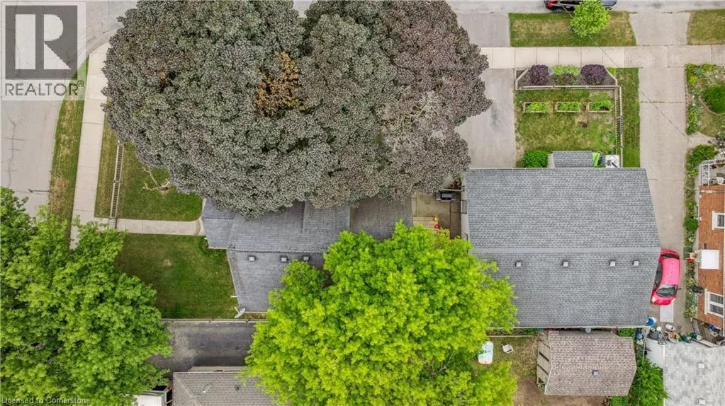 854 GUELPH Street