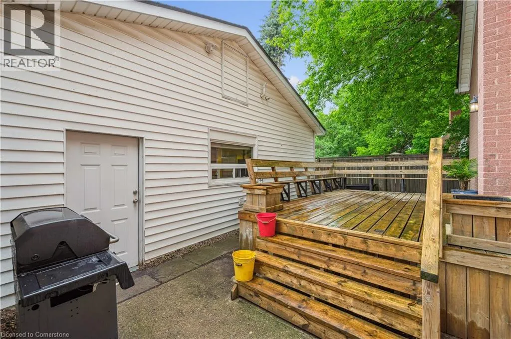 854 GUELPH Street