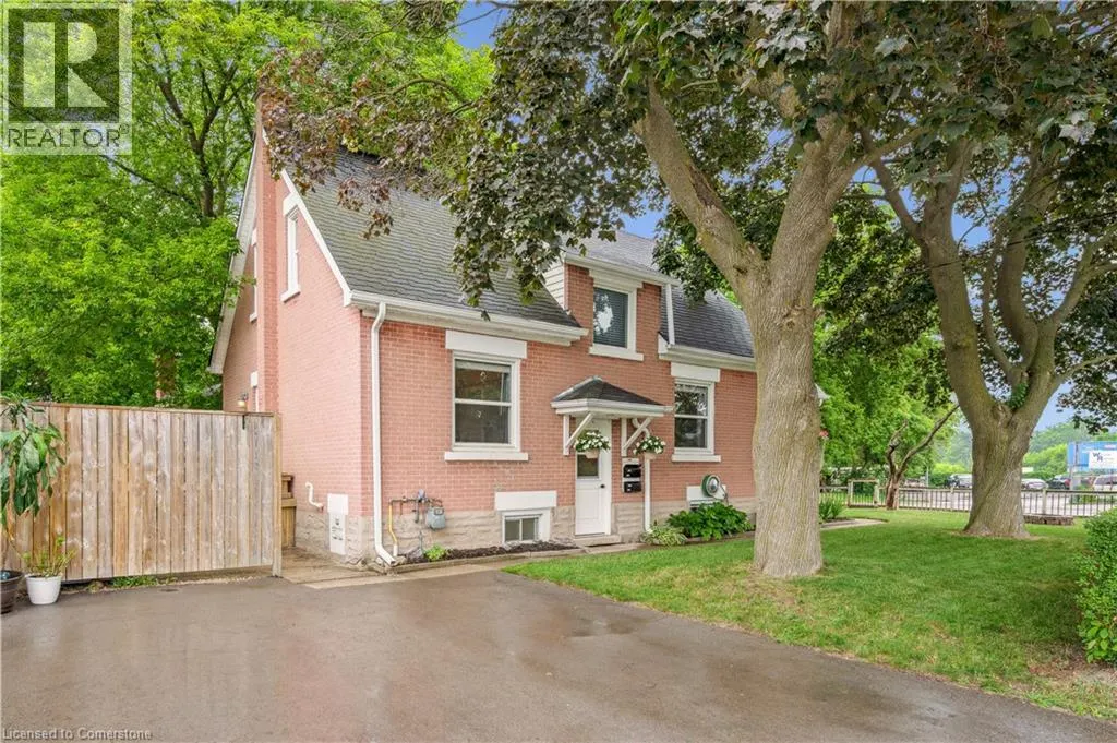 854 GUELPH Street
