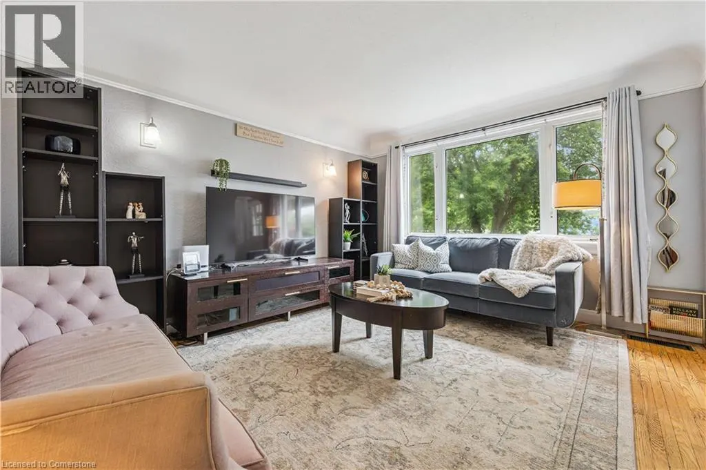 854 GUELPH Street