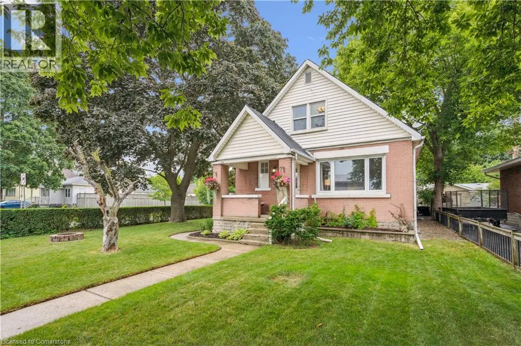 854 GUELPH Street