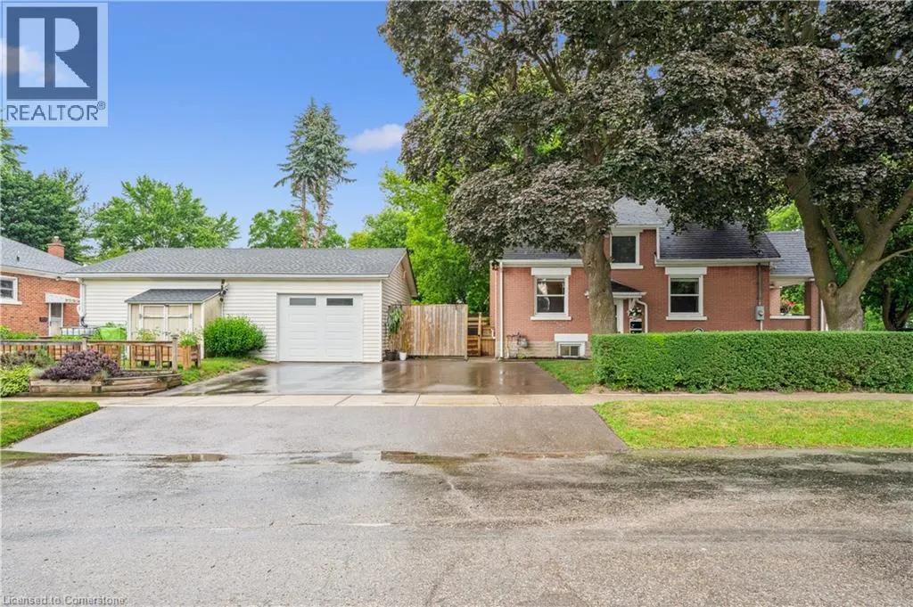 854 GUELPH Street