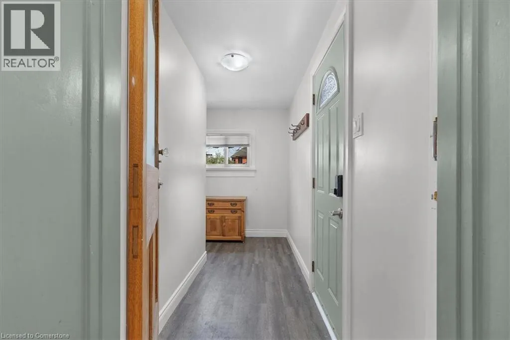 40 EMERALD Street N