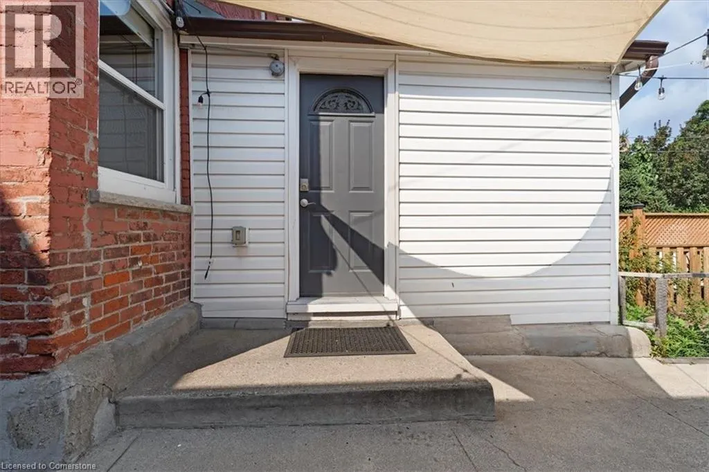 40 EMERALD Street N