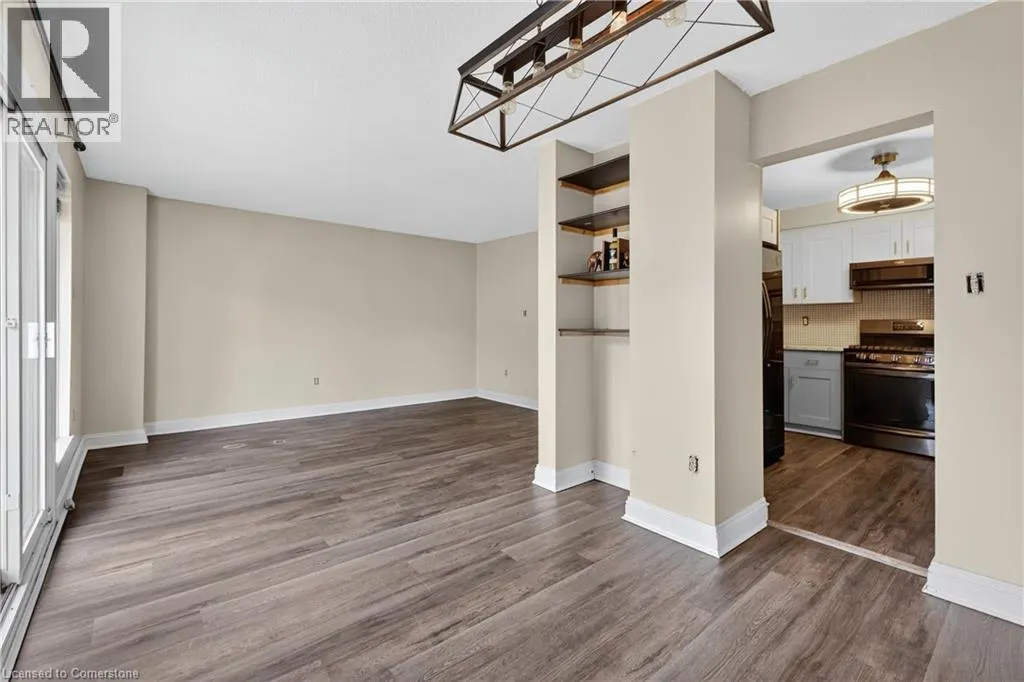 59 QUEENSLEA Drive Unit# 7, #7