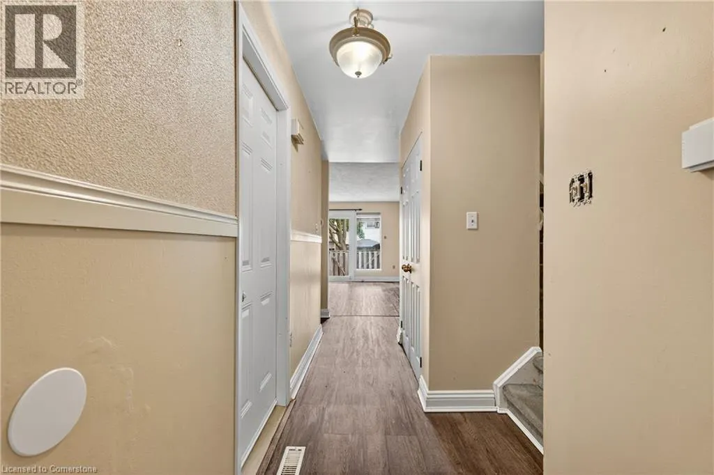 59 QUEENSLEA Drive Unit# 7, #7