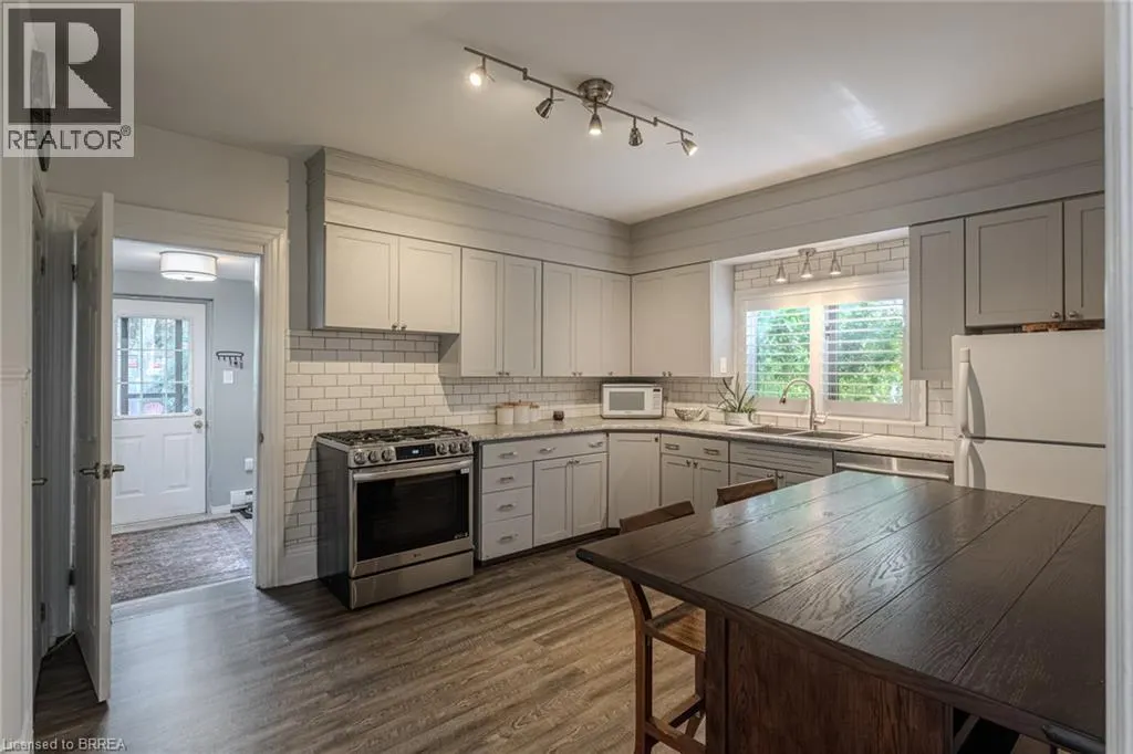 35 PALMERSTON Avenue