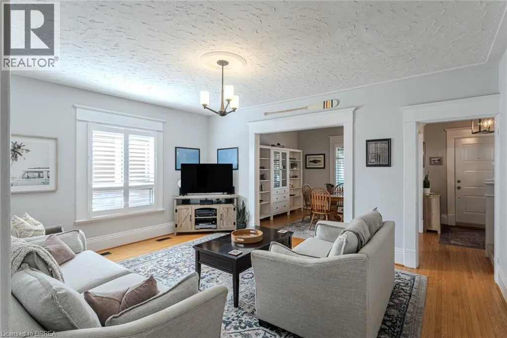 35 PALMERSTON Avenue