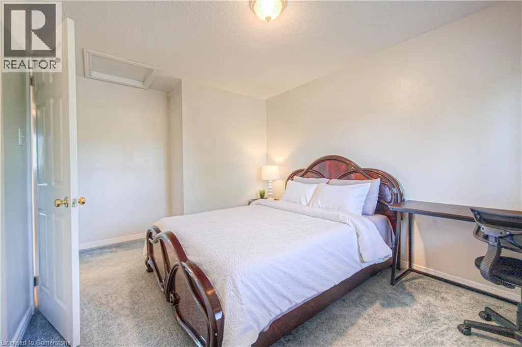 48 LENA Crescent
