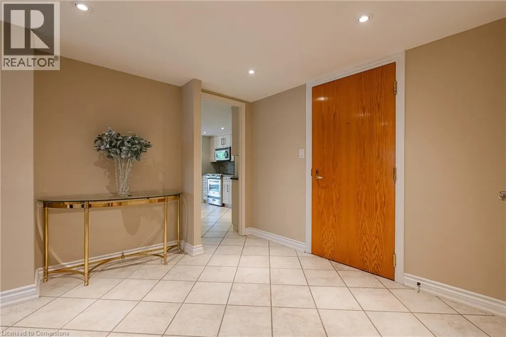 100 LAKESHORE Road E Unit# 710, #710