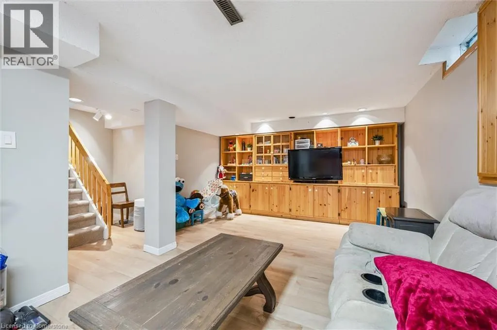 177 ROYAL ORCHARD Drive