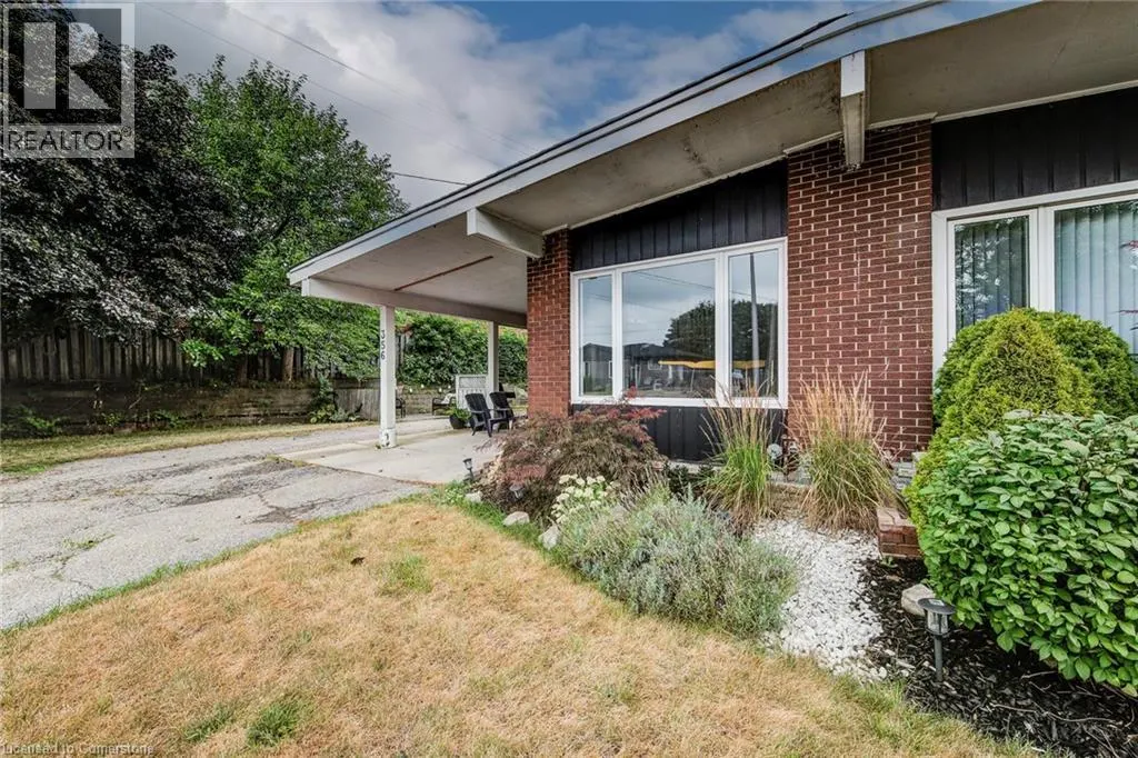 356 HILLCREST Road