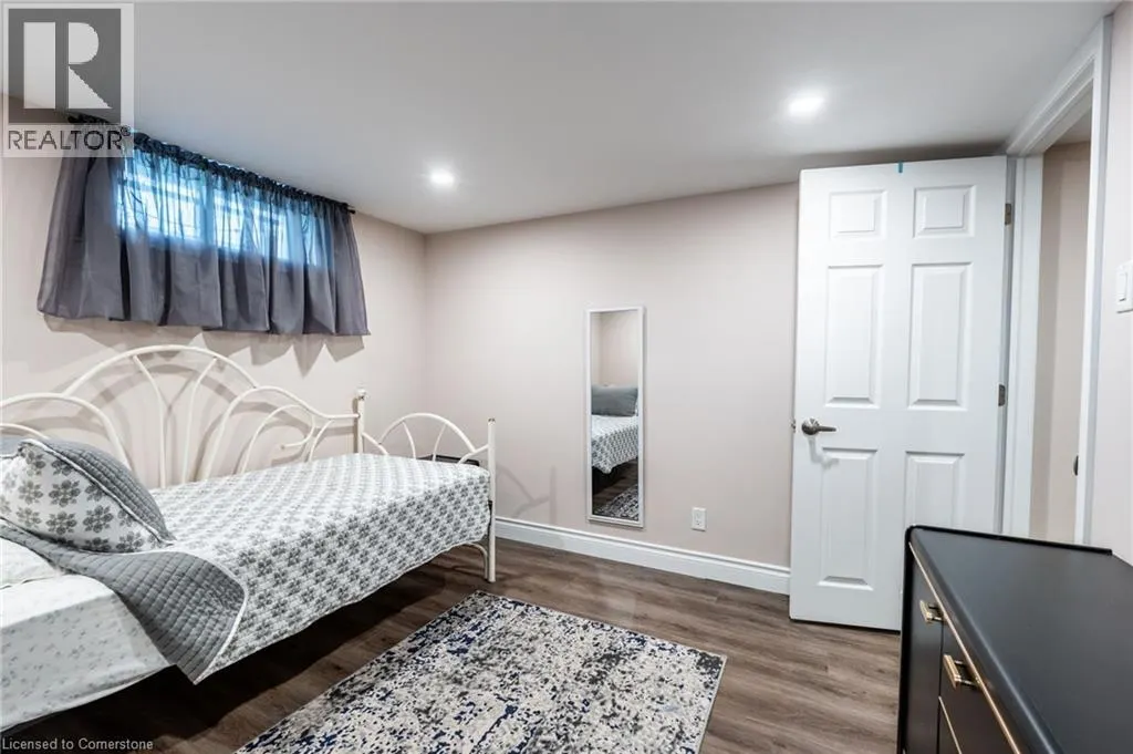 258 OAKHILL Drive